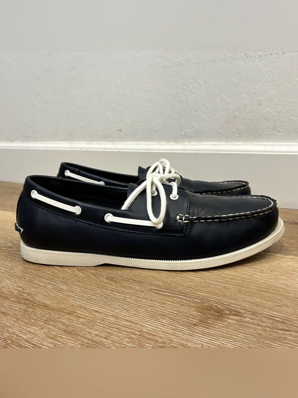 Club Room Men’s Elliot Boat Shoes Size 11 Color: Navy Excellent Condition